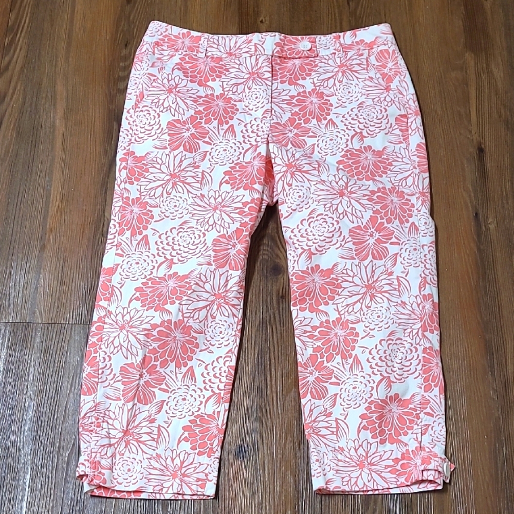 Talbots Pink and White Casual Floral‎ Capri Pants